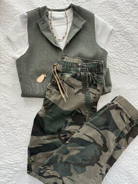 Wrangler Camo Cargo Joggers – Women’s XS / Size 16 Regular boys